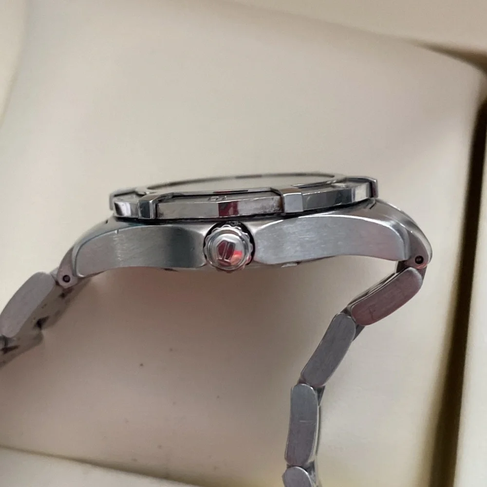 TAG HEUER 200m